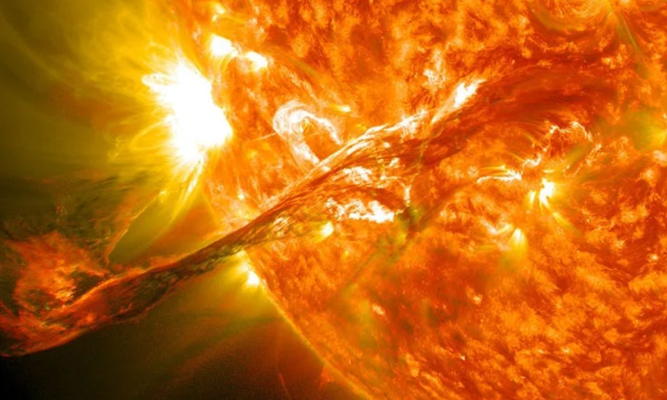Bão Mặt Trời mạnh nhất 20 năm tấn công Trái Đất