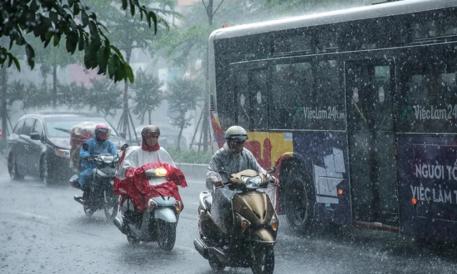 Các khu vực trên cả nước ngày nắng, chiều tối có mưa dông vài nơi