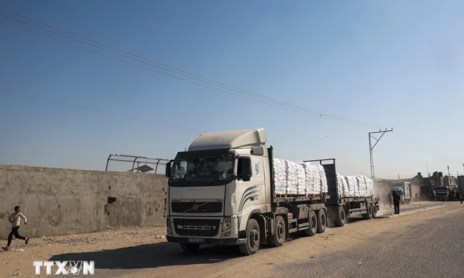 Xe chở hàng viện trợ đến Gaza bị nhóm cực hữu Israel đốt ở Bờ Tây