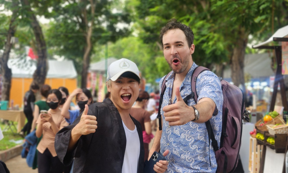 Foreign tourists eager for HCMC banh mi festival