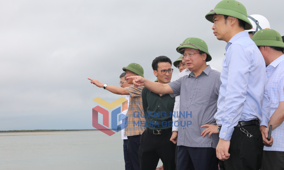 Chủ tịch UBND tỉnh Cao Tường Huy kiểm tra tiến độ Bến cảng tổng hợp Vạn Ninh, tháng 5-2024