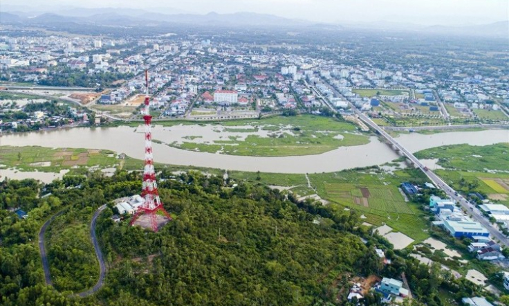 Đôn đốc đẩy nhanh tiến độ lựa chọn nhà đầu tư 2 dự án Sân golf và Hải Đăng FPT tại Vân Đồn