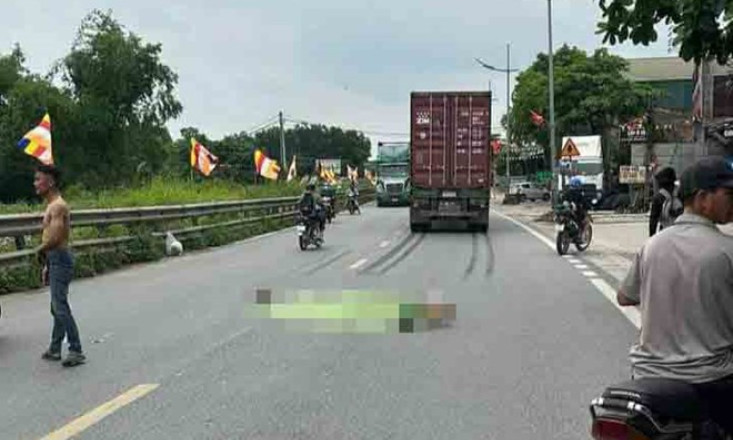 Nữ sinh tử vong sau va chạm với xe container trên Quốc lộ 1A