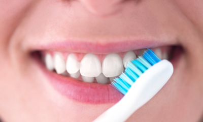 Sai lầm phổ biến khiến việc đánh răng buổi sáng không còn tác dụng