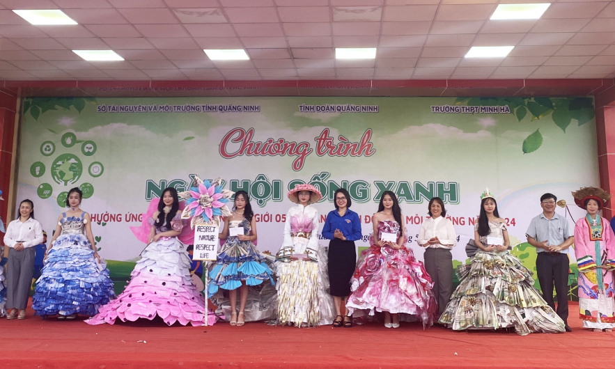 Green living festival raises high school students' awareness of enviornmental protection
