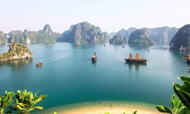 Vịnh Hạ Long lọt tốp 55 điểm đến đẹp nhất thế giới để chiêm ngưỡng