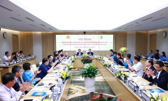 Close coordination between government, trade unions contributes to national development: PM