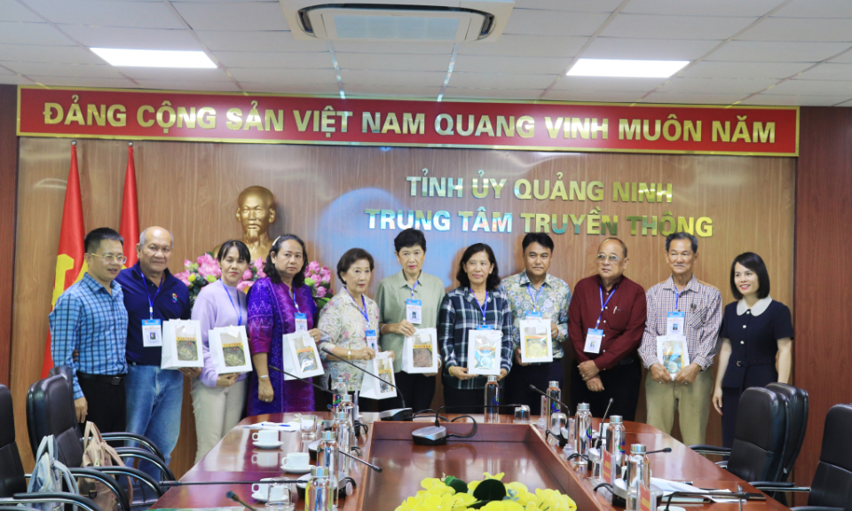越南广宁省记者协会与泰国地方新闻媒体协会举行了工作会议