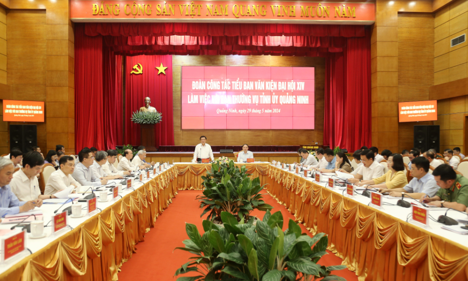 Tiểu ban Văn kiện Đại hội XIV của Đảng làm việc với Ban Thường vụ Tỉnh ủy Quảng Ninh