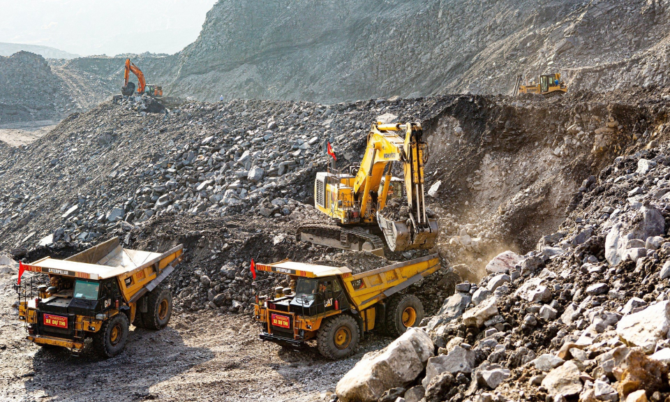 Cẩm Phả: Giảm thiểu nguy cơ từ bãi thải mỏ