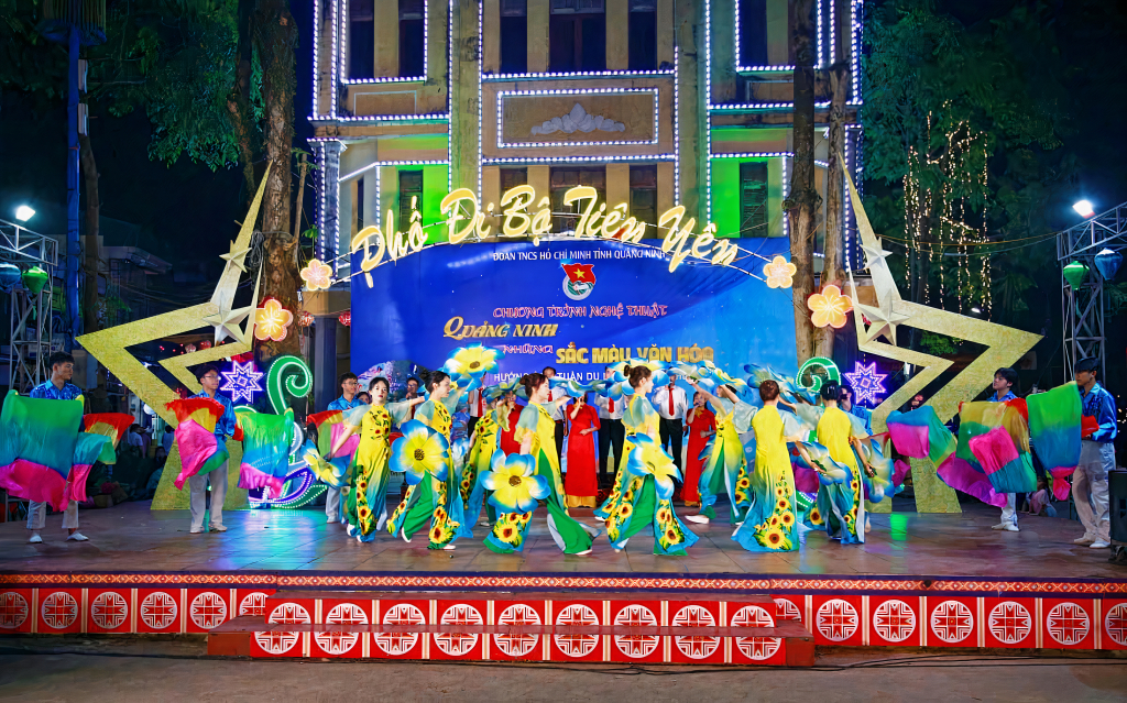 Chương trình nghệ thuật “Quảng Ninh những sắc màu văn hóa” do Tỉnh Đoàn phối hợp với UBND huyện Tiên Yên thực hiện