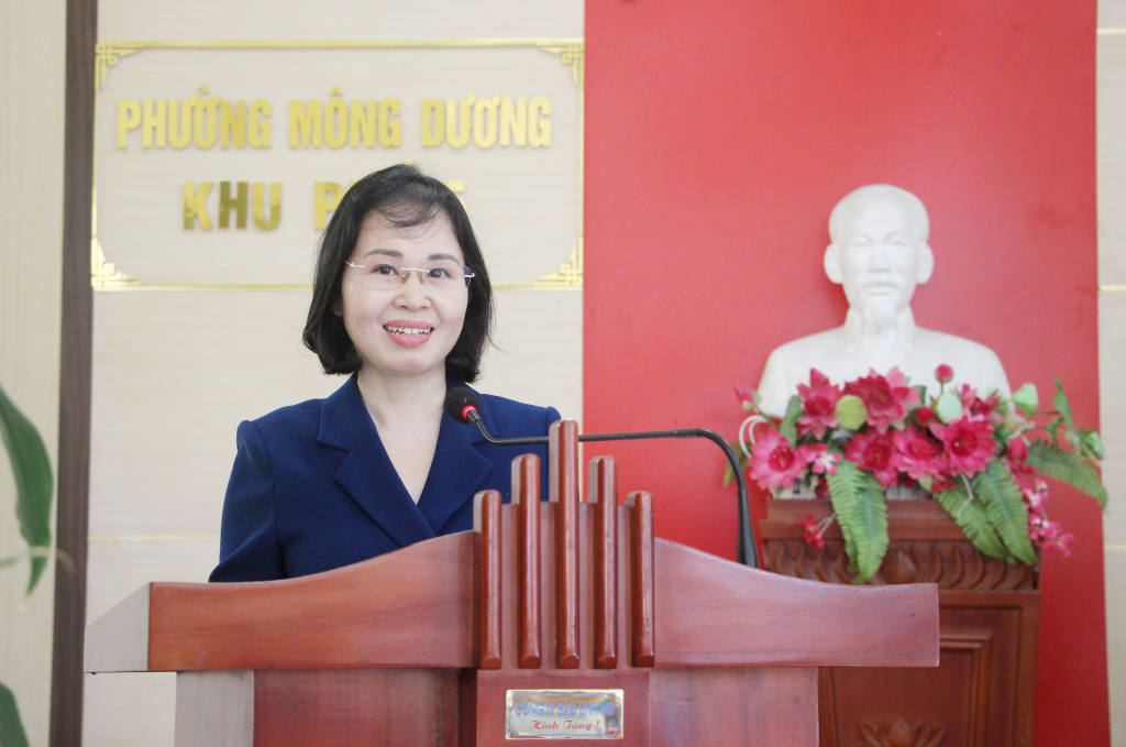 Đồng chí Trịnh Thị Minh Thanh, Phó Bí thư Thường trực Tỉnh ủy, phát biểu tại buổi sinh hoạt chi bộ khu phố 5, phường Mông Dương (TP Cẩm Phả).