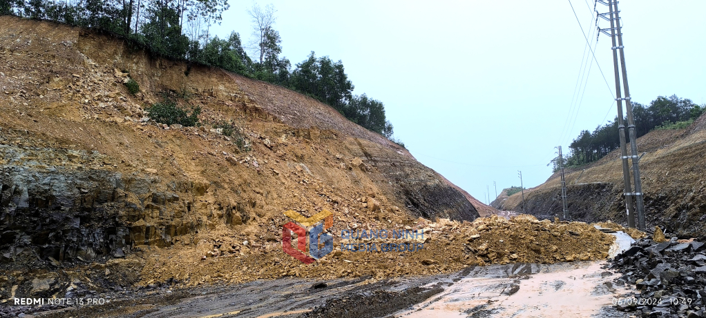 Điểm sạt lở lớn tại dự án cải tạo, nâng cấp đường tỉnh 342 đoạn qua huyện Ba Chẽ