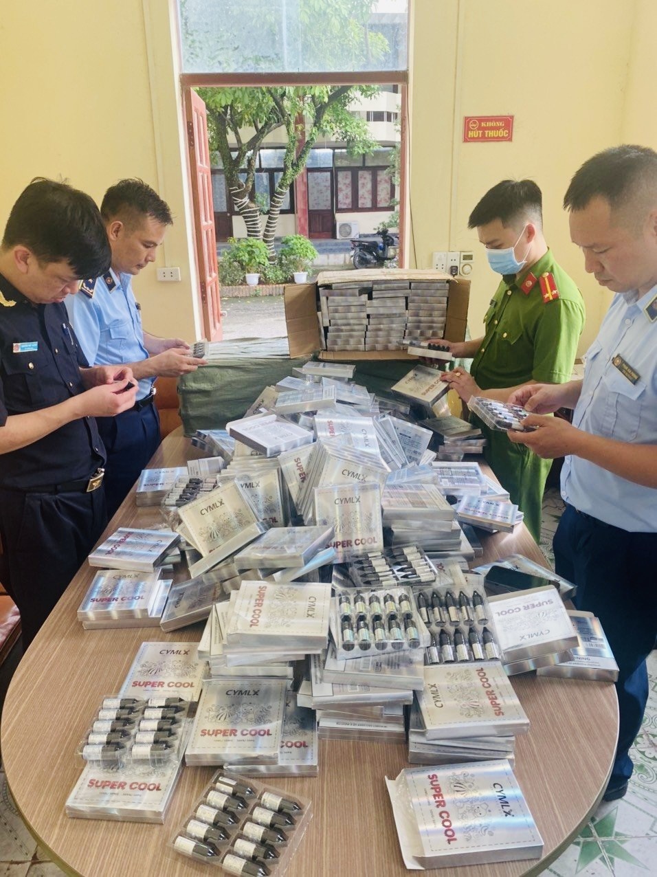 Thu giữ trên 5.000 sản phẩm thuốc lá điện tử tại Móng Cái.