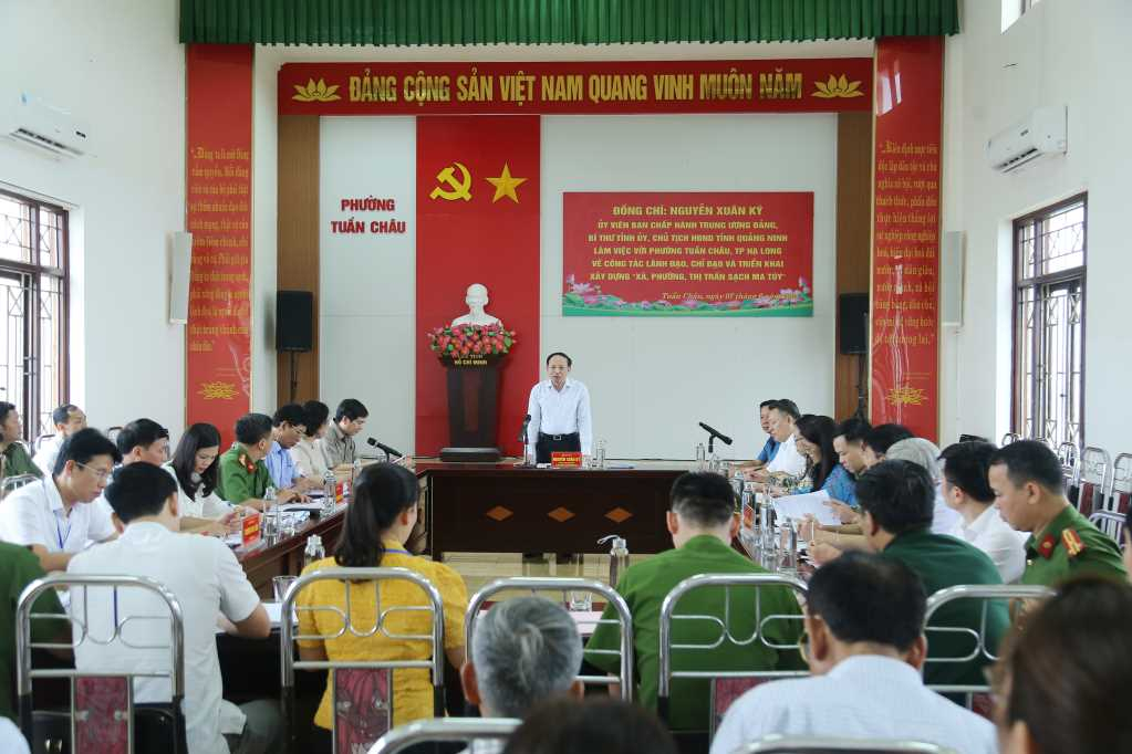 Đồng chí Nguyễn Xuân Ký, Ủy viên Trung ương Đảng, Bí thư Tỉnh ủy, Chủ tịch HĐND tỉnh kết luận tại buổi kiểm tra và làm việc về mô hình 