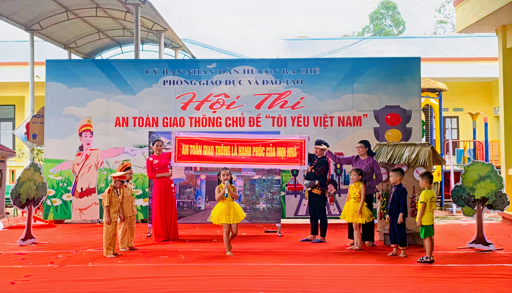 Phòng GD-ĐT huyện Ba Chẽ tổ chức Hội thi an toàn giao thông chủ đề “Tôi yêu Việt Nam” tại trường Mầm non Thị trấn Ba Chẽ.