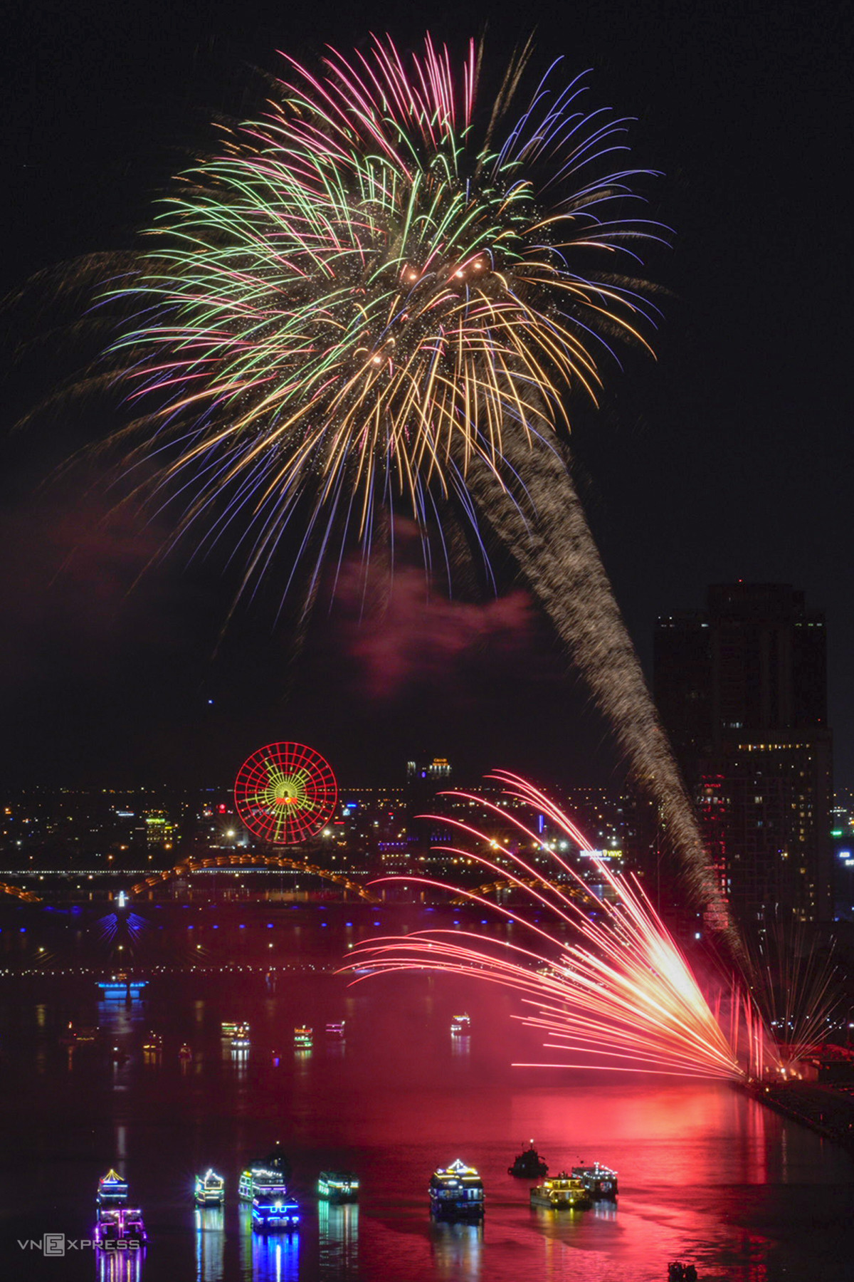 American, Italian fireworks light up Da Nang