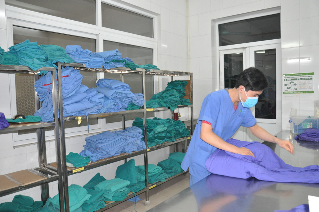 Quần áo, ga giường, bảo hộ ở Bệnh viện Bãi Cháy đều được khử khuẩn theo quy định