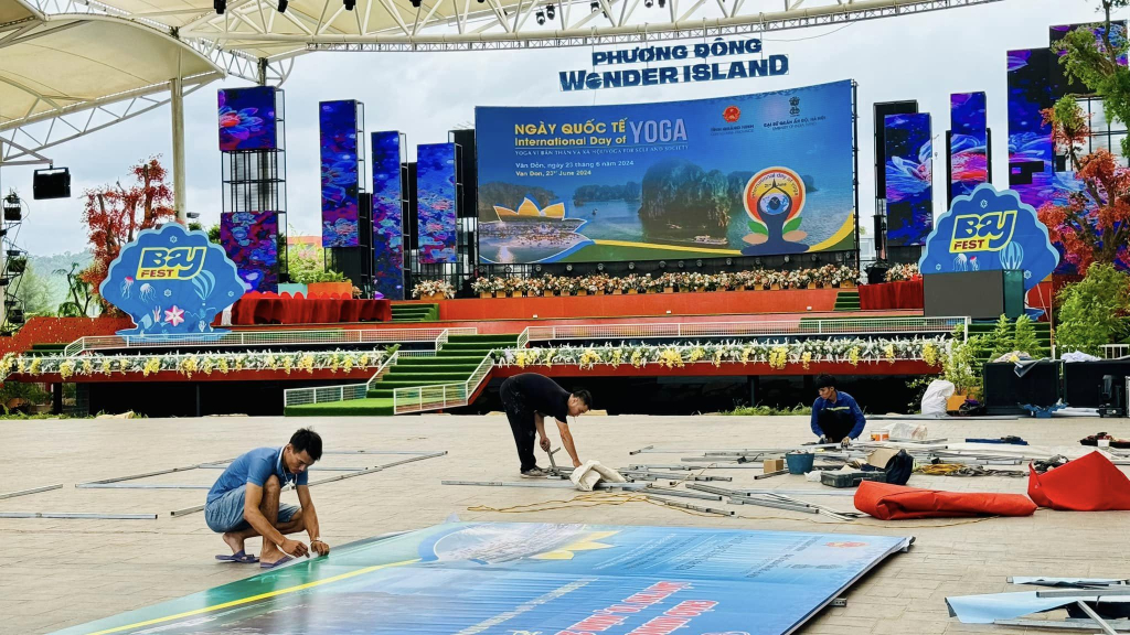 mọi công tác chuẩn bị về an ninh trật tự, y tế, nội dung chương trình đã được hoàn tất cho Ngày hội Yoga !