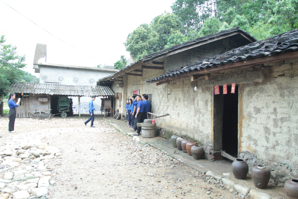 Ngôi nhà của ông Chề Quắn Quay, 78 tuổi, ở bản Tán Trúc Tùng, xã Quảng An, huyện Đầm Hà sau khi được đoàn viên thanh niên giúp sửa chữa.