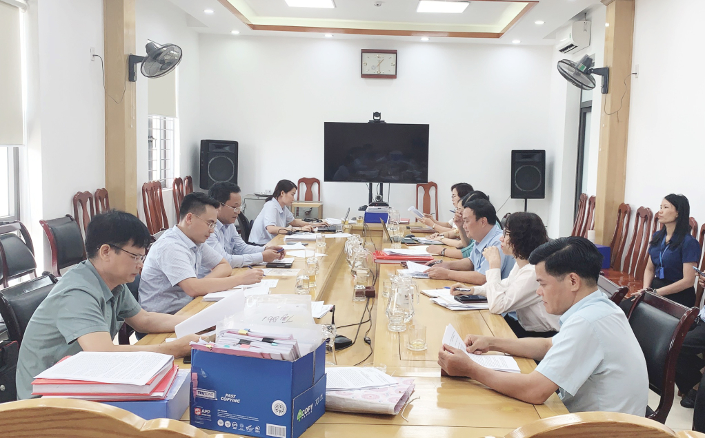 Ủy ban Kiểm tra Thành ủy Cẩm Phả kiểm tra theo kế hoạch tại phường Cẩm Sơn, ngày 20/6/2024. Ảnh: Mạnh Trường