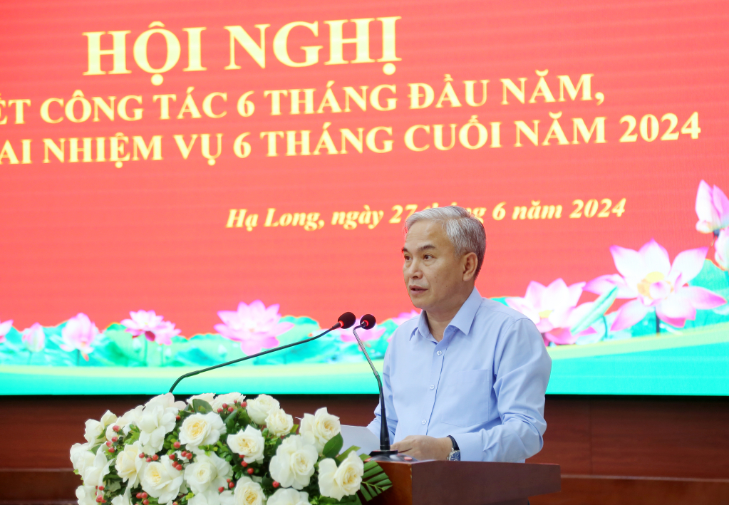 Đồng chí Vũ Anh Tuấn, Ủy viên BTV Tỉnh ủy, Bí thư Đảng ủy Than Quảng Ninh, phát biểu tại hội nghị.