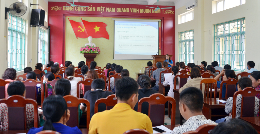 BHXH tỉnh tổ chức hội nghị tuyên truyền, đối thoại với người dân về chính sách BHXH tự nguyện, BHYT hộ gia đình tại huyện Hải Hà năm 2023.