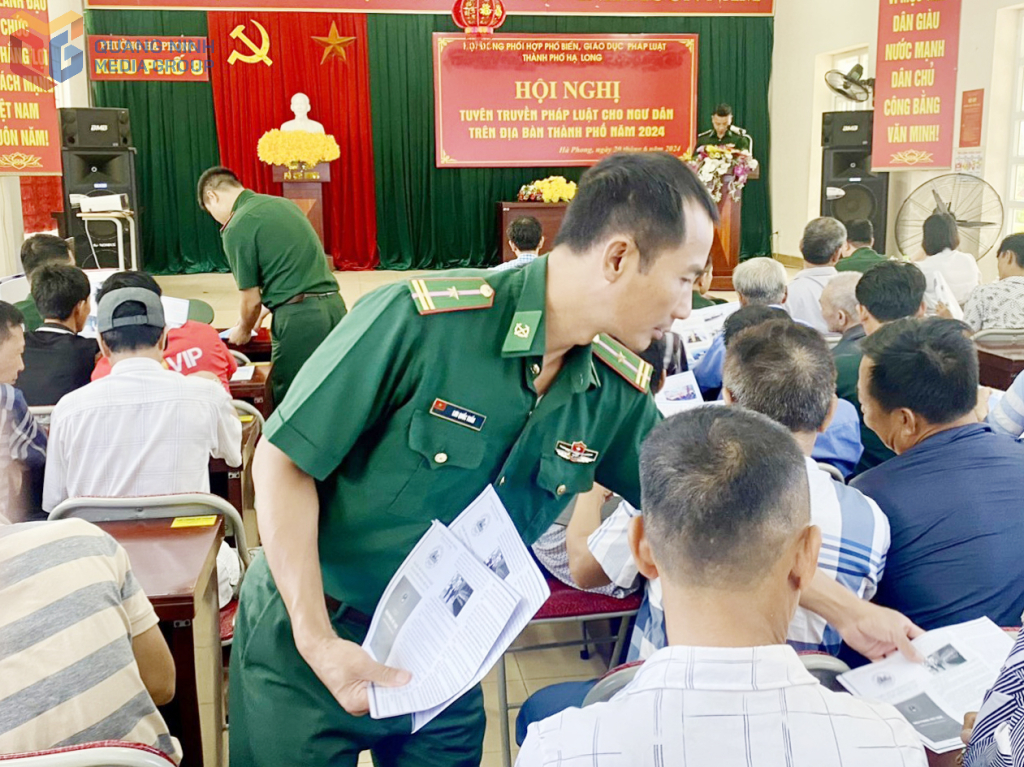 BĐBP tỉnh thường xuyên tổ chức tuyên truyền Luật Biên phòng cho ngư dân trên địa bàn TP Hạ Long.