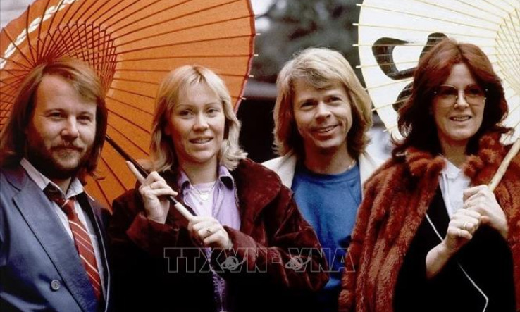 Nhóm nhạc ABBA được trao huân chương Hoàng gia Thụy Điển