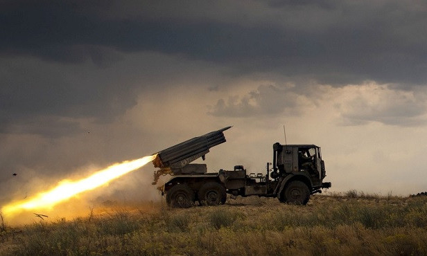 Nga tấn công tầm xa quy mô lớn, phá hủy cơ sở năng lượng, kho vũ khí của Ukraine