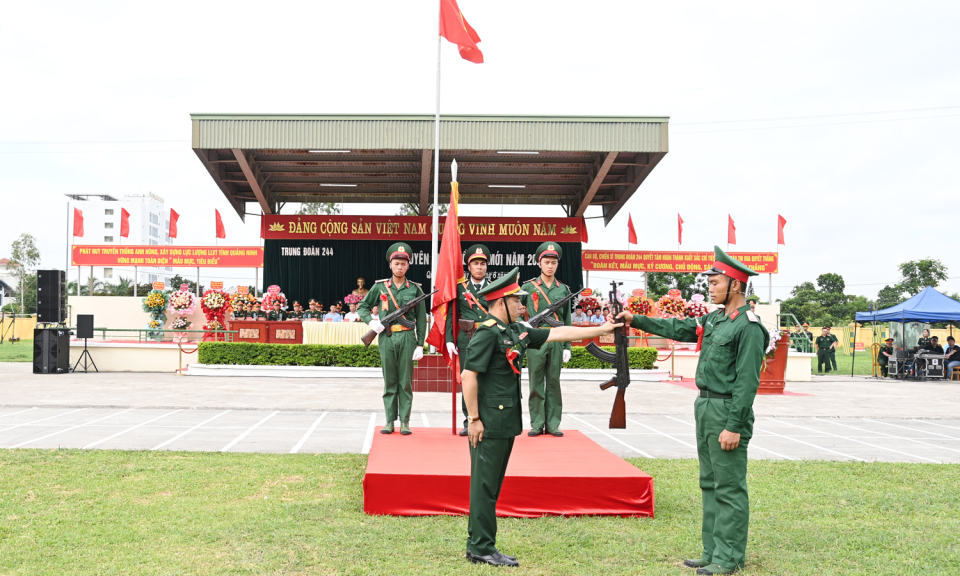 Trung đoàn 244 (Bộ CHQS tỉnh Quảng Ninh): Tổ chức Lễ tuyên thệ chiến sĩ mới năm 2024