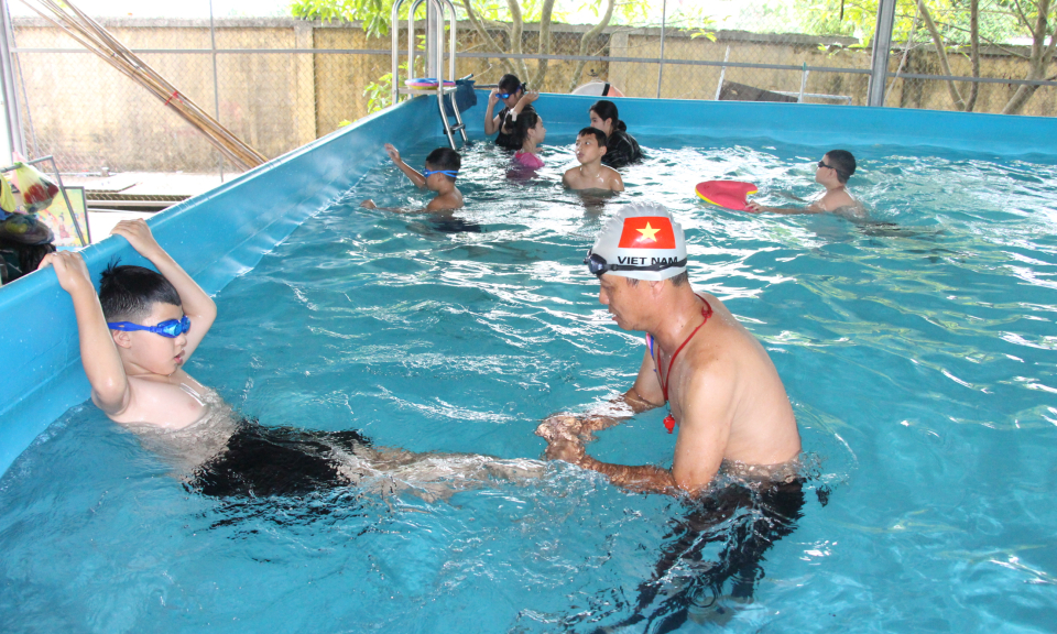 TX Quảng Yên: Tổ chức 20 lớp dạy bơi miễn phí cho trẻ em hè năm 2024