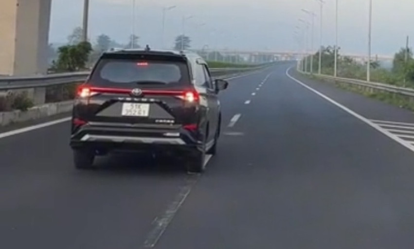 Nữ tài xế nêu lý do 'khó đỡ' khi lùi xe ở cao tốc TPHCM - Long Thành - Dầu Giây