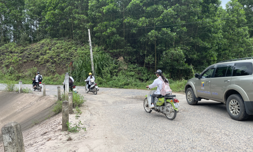 Cải tạo đường thôn xã Quảng Phong