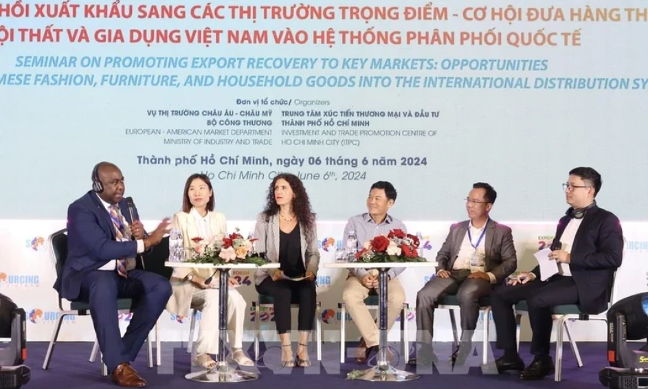 Vietnamese fashion, furniture, household goods expected to join int’l distribution system 