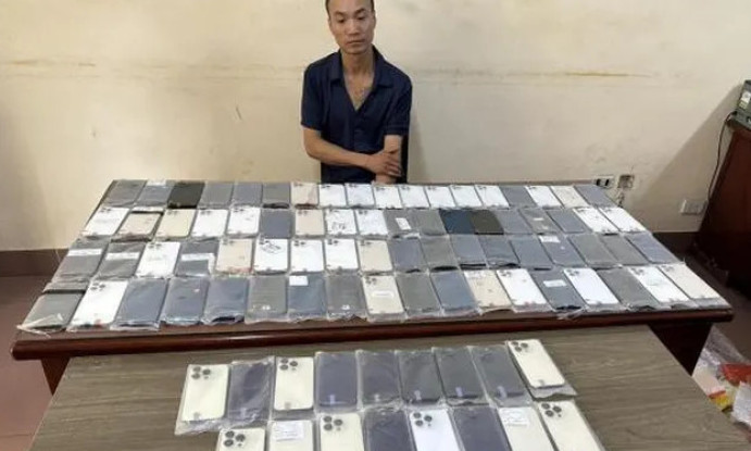 Giả mạo chủ hàng để lấy trộm 90 điện thoại iPhone trị giá hơn 1 tỷ đồng