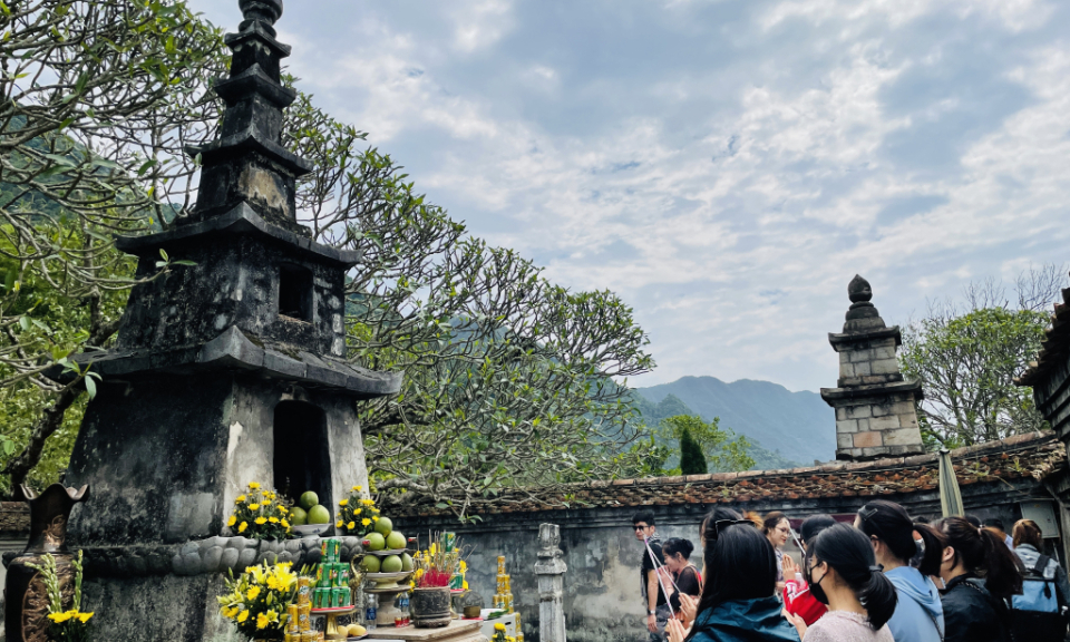 Yen Tu Mountain: serenity and ancientness