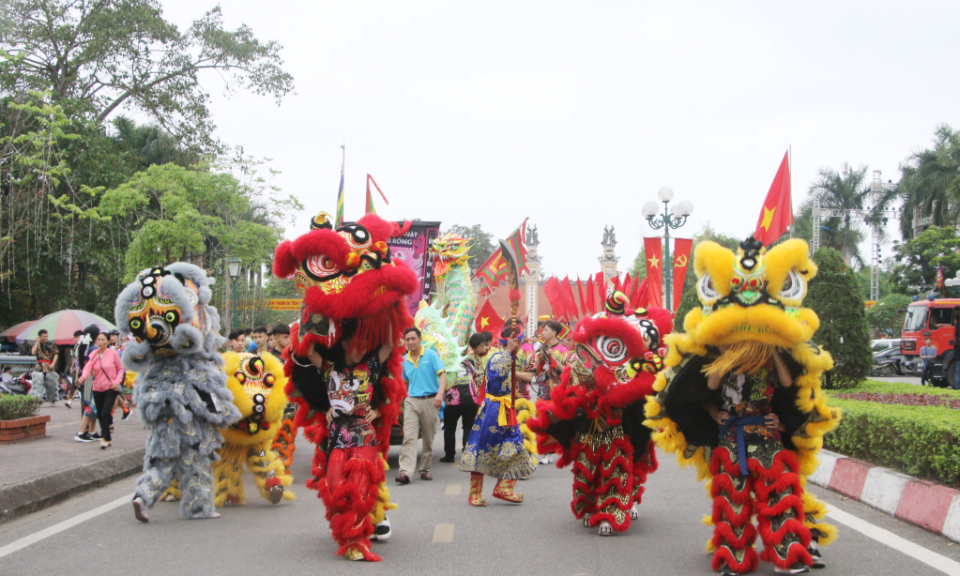 Bach Dang festival remembers fighters for national defense, boosts tourism
