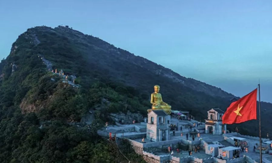 Conquering Yen Tu mountain 