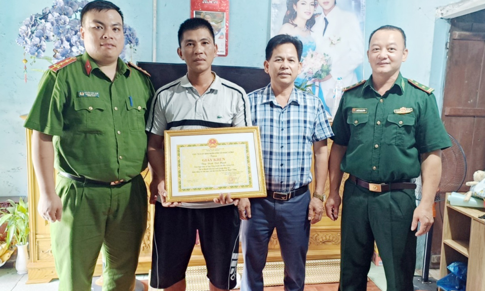 Dũng cảm cứu người trong vụ cháy nổ xuồng cao tốc