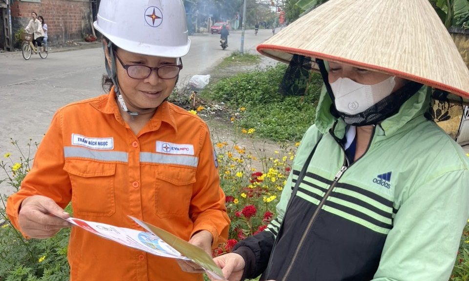 "Gia đình tiết kiệm điện" hành động vì lợi ích cộng đồng
