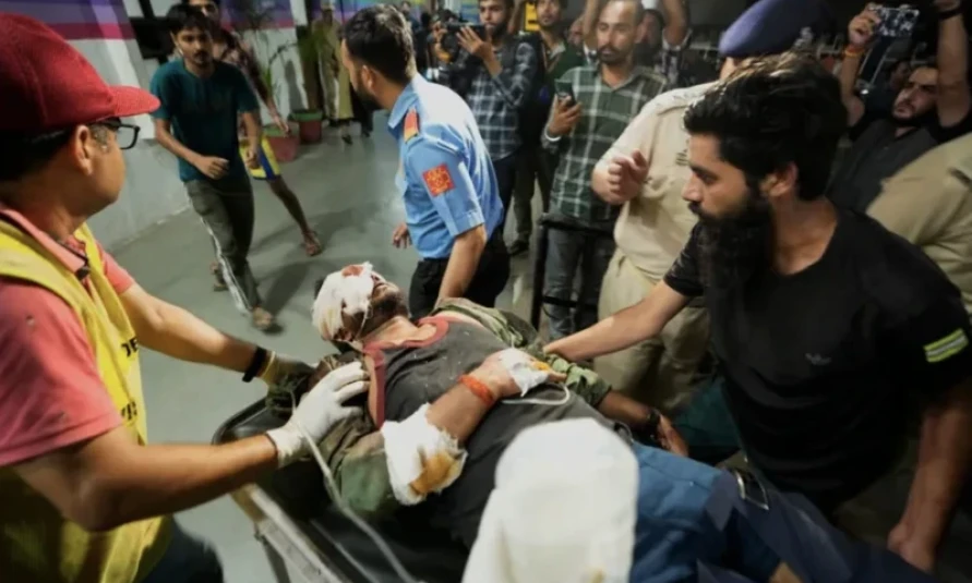 Ấn Độ: Xe chở người hành hương Hindu bị tấn công, 10 người thiệt mạng