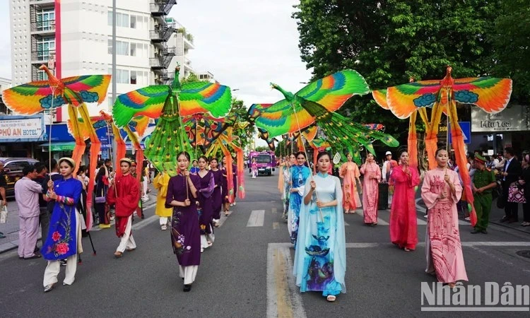 Hue Festival: Bustling “Culture colour” street festival