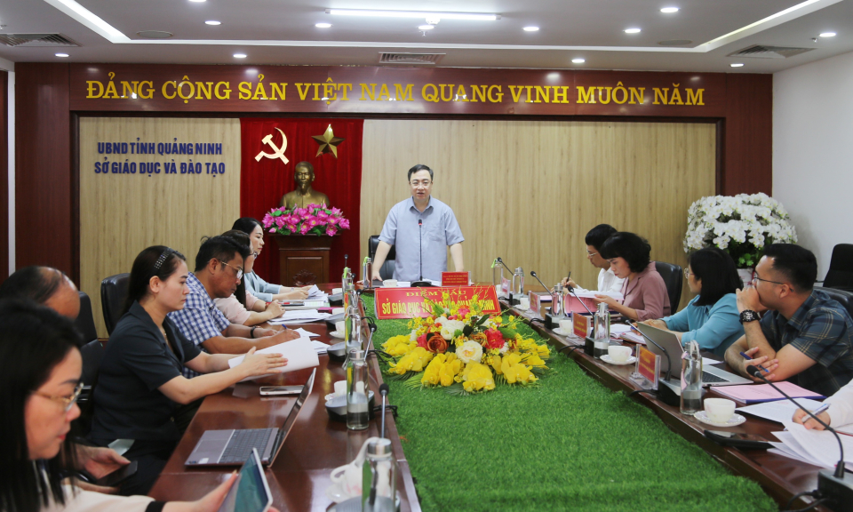 Phó Bí thư Tỉnh ủy Đặng Xuân Phương làm việc với Đảng ủy Sở Giáo dục và Đào tạo