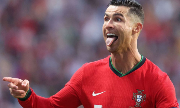 Ronaldo lập cú đúp tuyệt phẩm cho Bồ Đào Nha