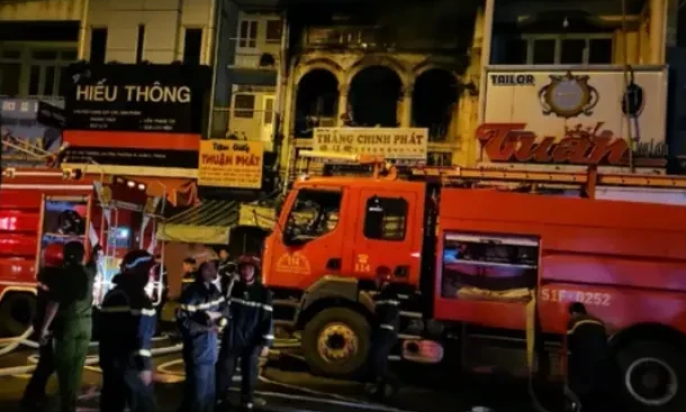 Cháy nhà hai tầng ở TP Hồ Chí Minh, 1 phụ nữ được cứu thoát
