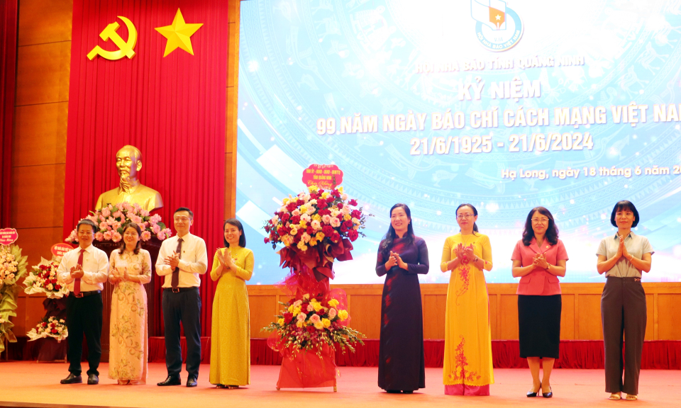 Gặp mặt kỷ niệm 99 năm Ngày báo chí cách mạng Việt Nam và trao giải báo chí tỉnh Quảng Ninh năm 2023