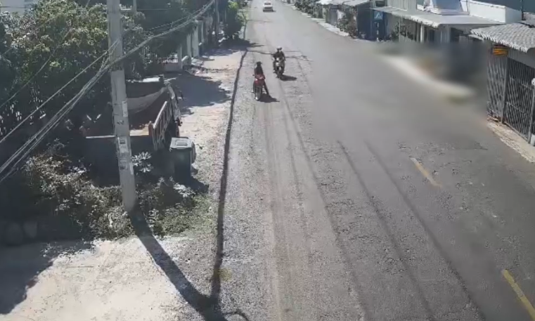 Người đi bộ băng qua đường va chạm xe máy, 1 người tử vong tại chỗ