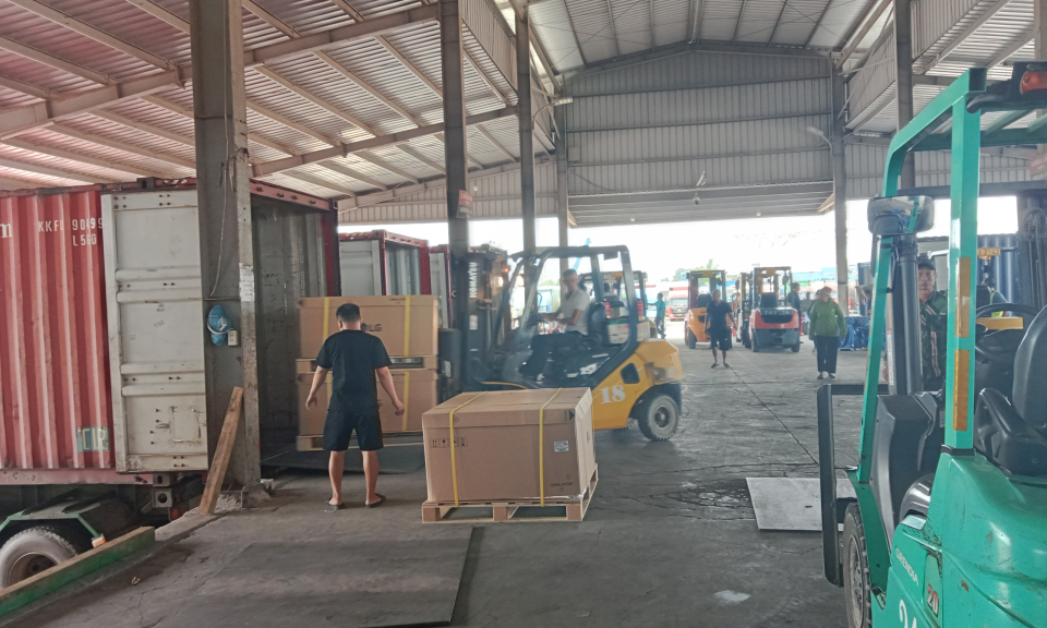 Export-import turnover through Mong Cai reaches 1.7 billion USD