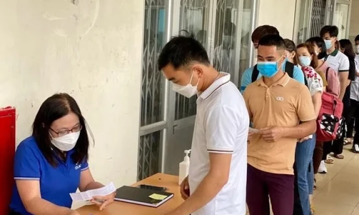 Lượng người đăng ký xuất khẩu lao động tăng đột biến 